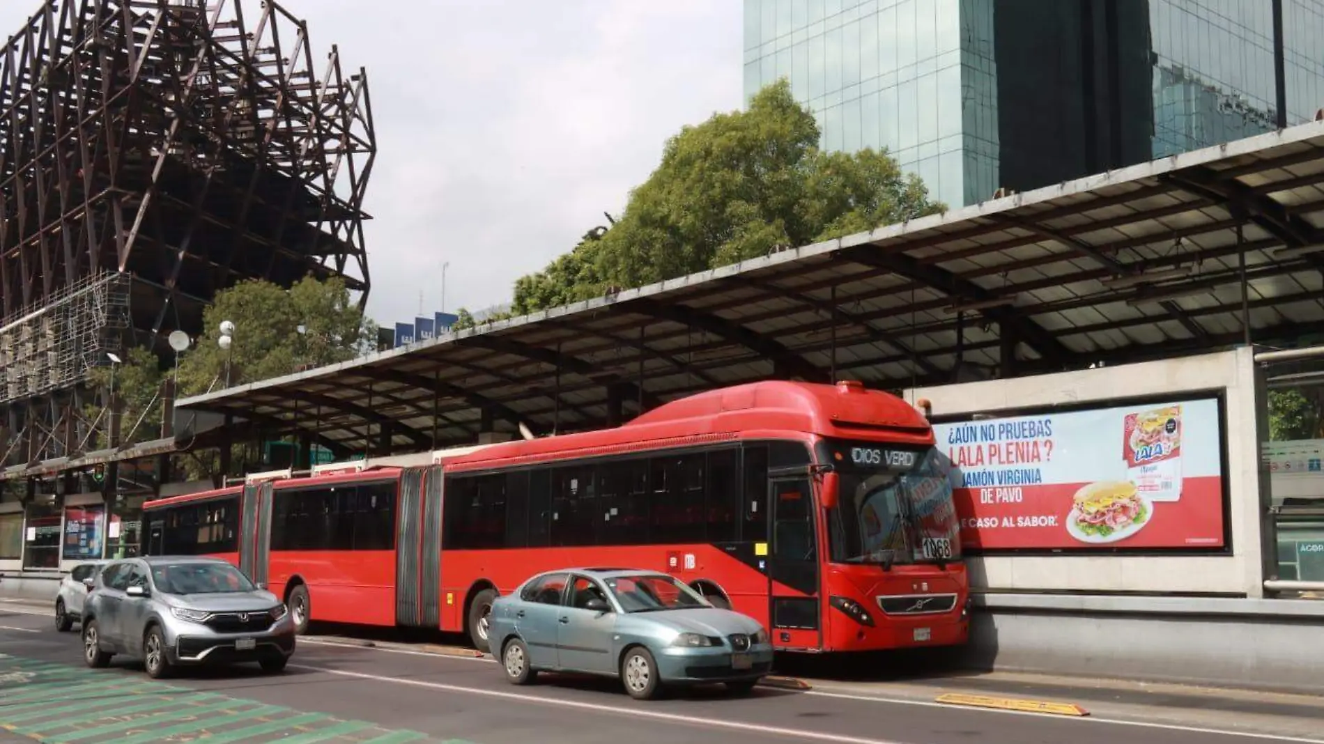 muere hombre metrobus LUIS BARRERA